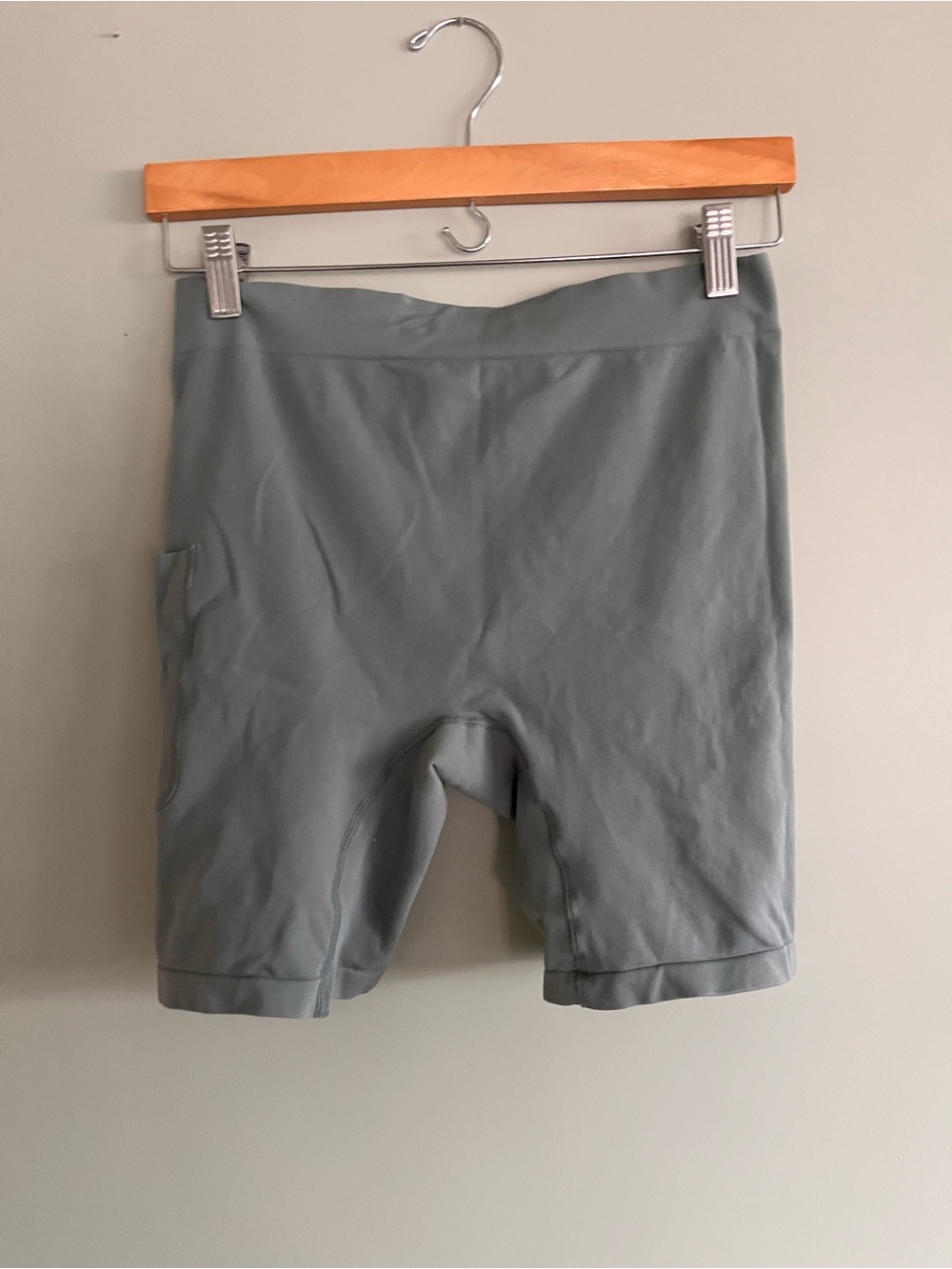 Thighsociety cargo 7” slip short